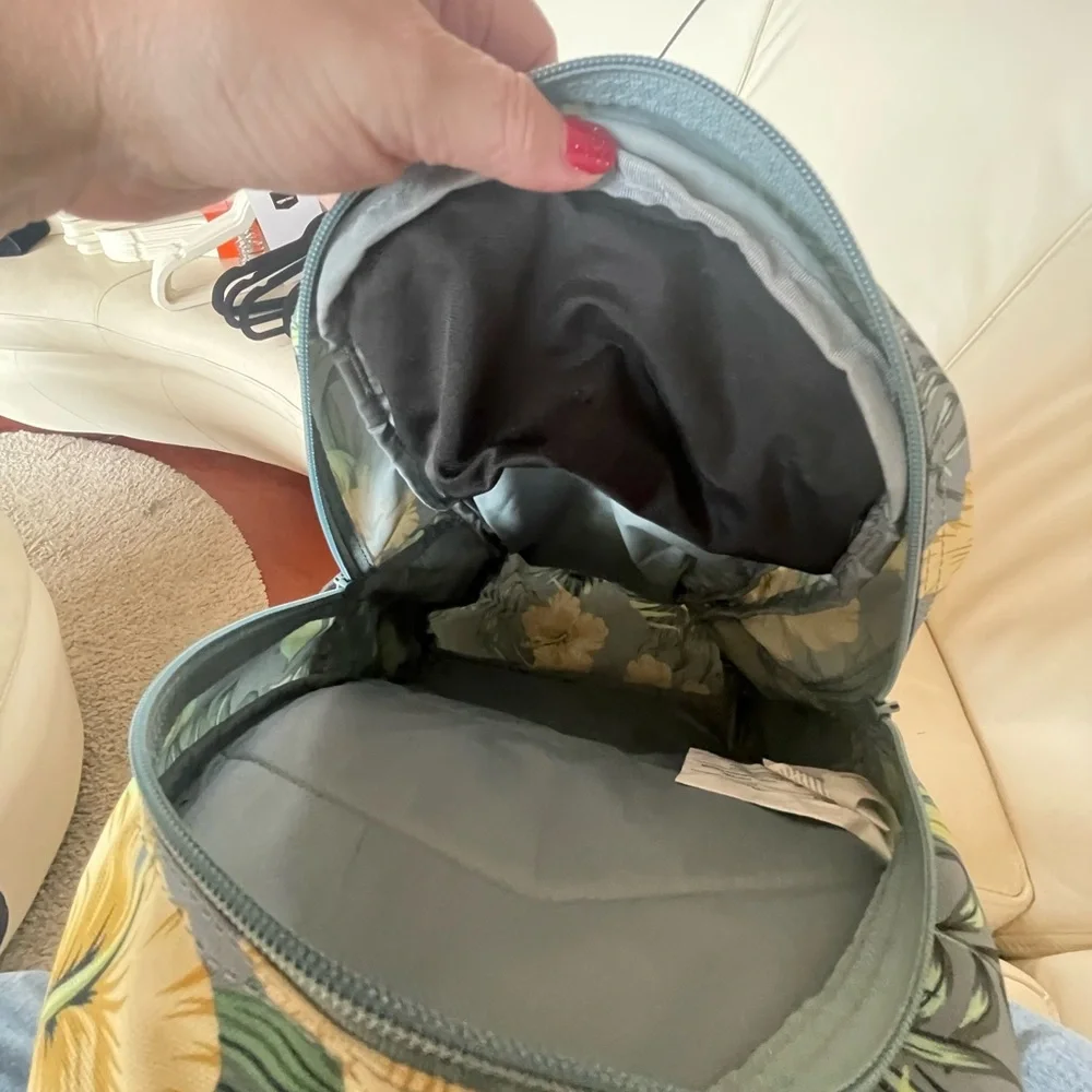 Dakine Gray and Yellow Floral Tropical Hibiscus Backpack - Tough and Stunning! - Picture 6 of 13